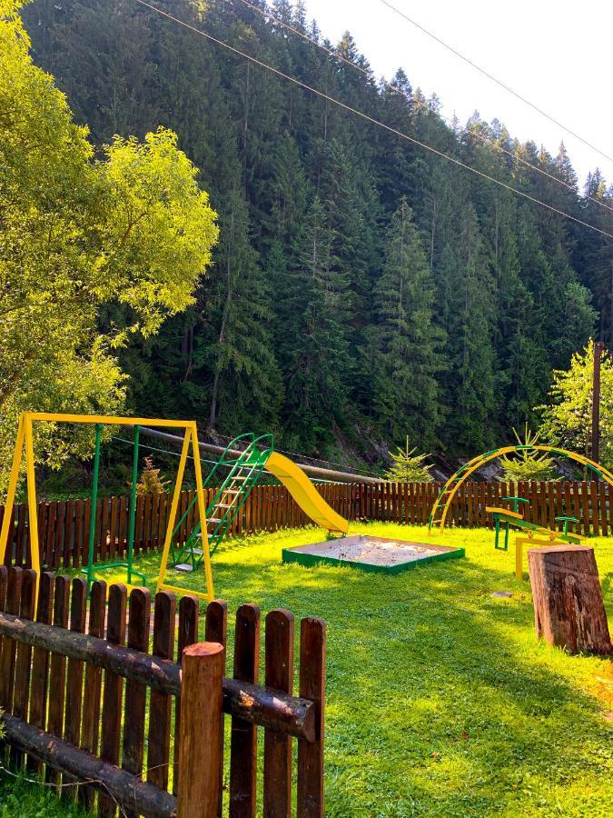 Forest House Tatariv Esterno foto